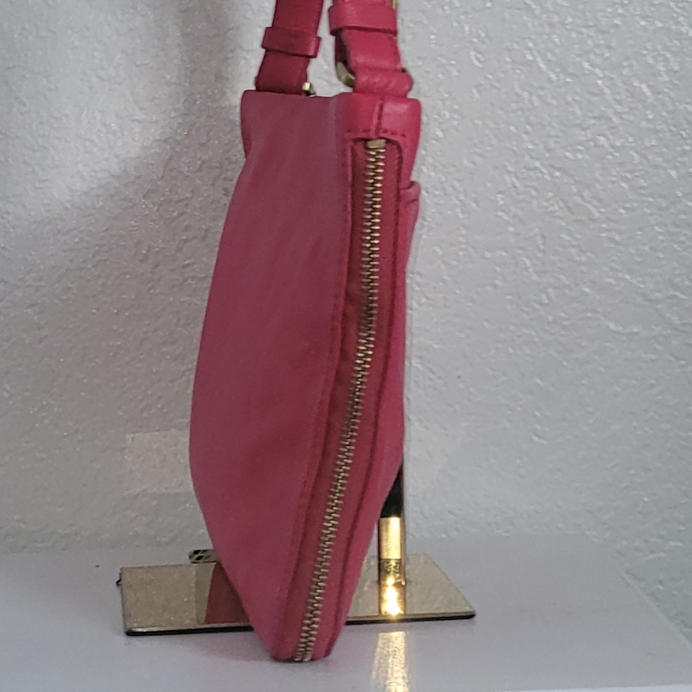 NWT Fossil Pink Pebble Leather/ Cowhide Crossbody/Shoulder Bag Adjustable Strap - Picture 4 of 16
